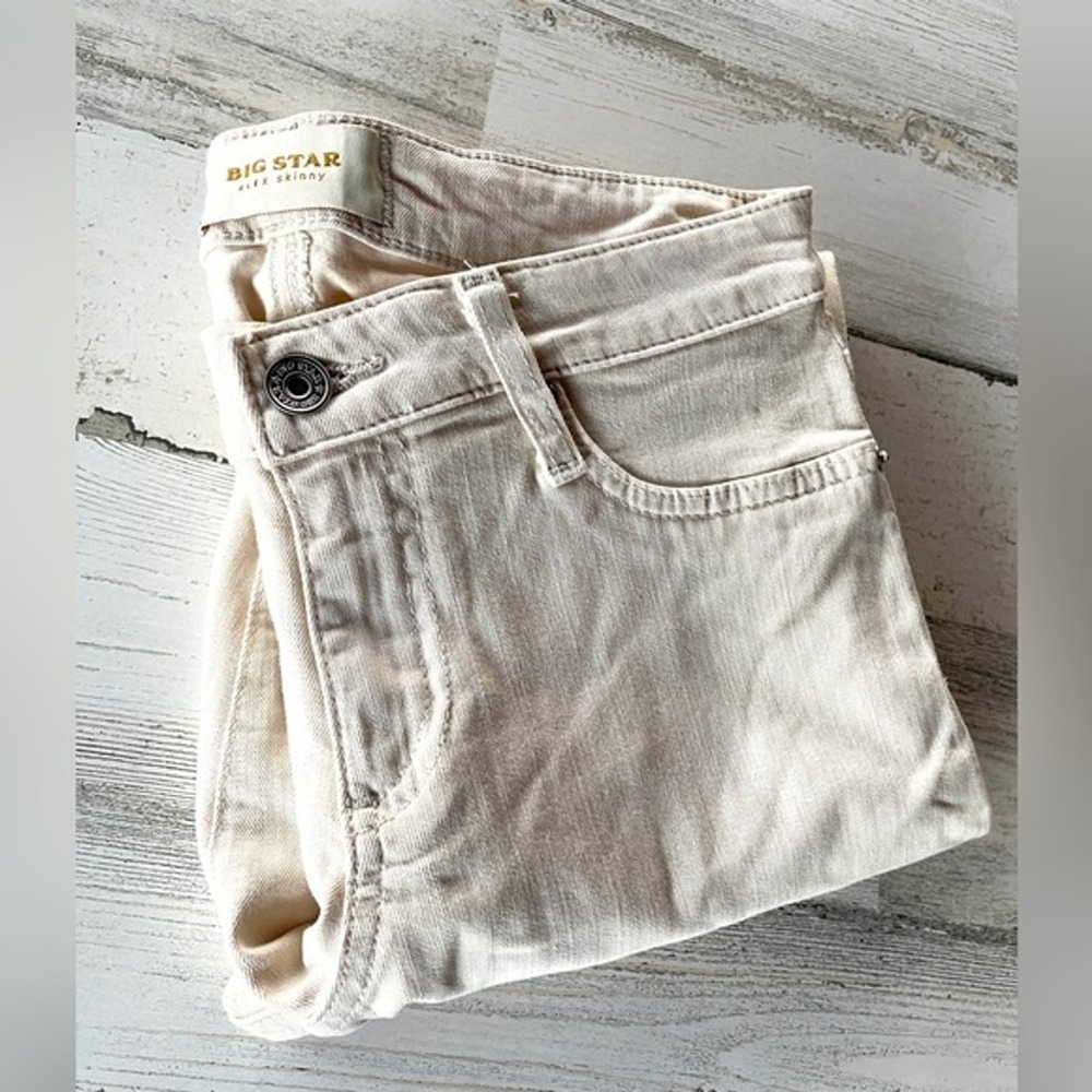 Big Star Womens Size 26 Short Alex‎ Skinny Cream Stretchy Denim Minimalist